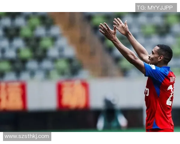 从草根到巨星足球明星背后的奋斗与坚持故事